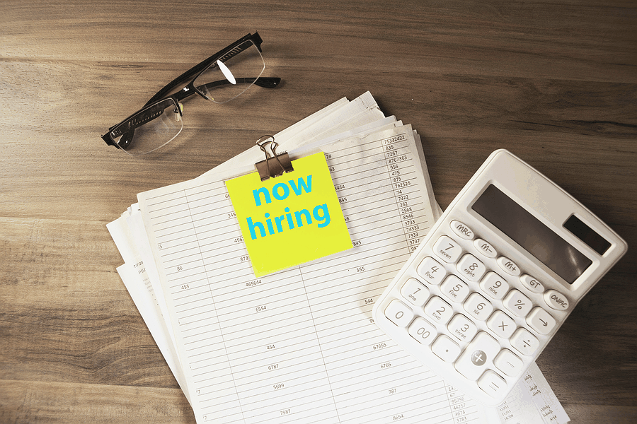 Knowledge gaps visualization, executive training challenges, commodity risk scenarios